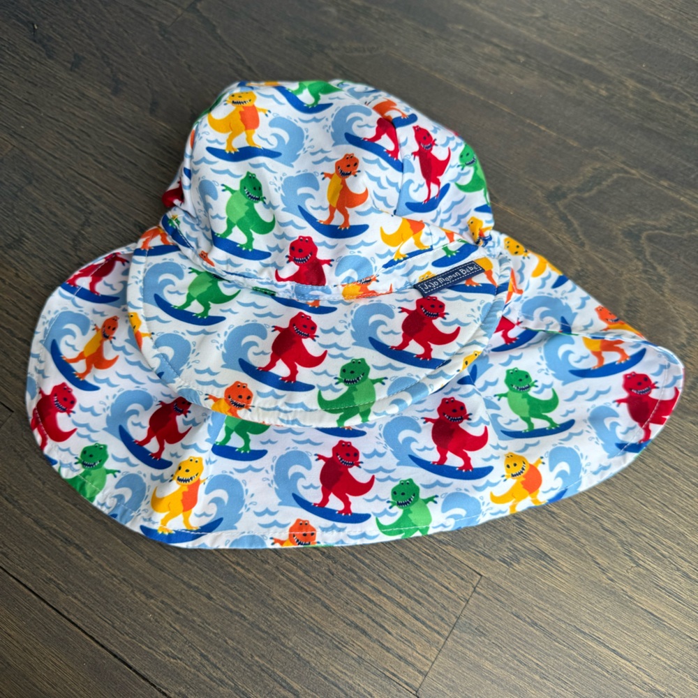 New JoJo Maman Bébé Boy Sun Protection Red/Green/Yellow Dinosaur Print Hat